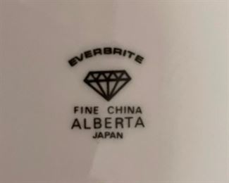 50+ pc  Everbrite ALBERTA China Set		
