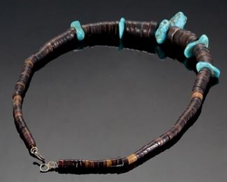 Santo Domingo Graduated Heishi Horn & Turquoise Chunk Necklace Native American 	17in Long  largest Stone: 31mm	
