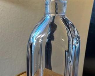 Orrefors Sweden Crystal Decanter	10x3x3in	HxWxD
