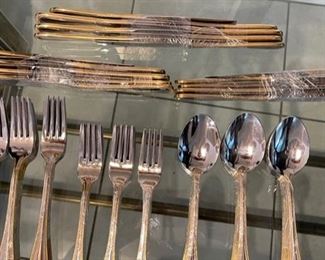 127pc Huge  Wallace Gold Royal Bead Stainless Flatware Set		
