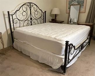 King Size Metal Frame Bed	Frame: 63 x 73 x 85	HxWxD
