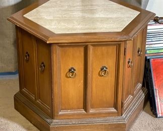 Thomasville Hexagon Travertine Top End Table SINGLE	31 x 30 x 26	HxWxD
