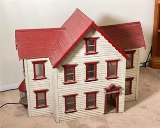 Hand Made Doll House	31 x 39 x 17	HxWxD
