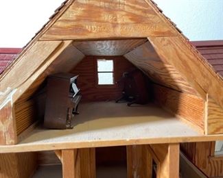 Hand Made Doll House	31 x 39 x 17	HxWxD
