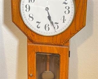 Howard Miller 612479 Regulator Clock battery movement	35 x 16 x 5	HxWxD
