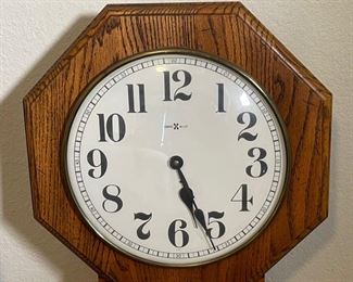 Howard Miller 612479 Regulator Clock battery movement	35 x 16 x 5	HxWxD
