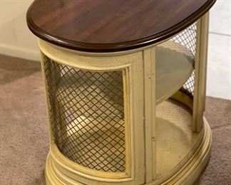 Vintage End Table Yellow	22x24x18	HxWxD
