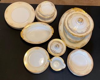 34pc Set Noritake Grafton		
