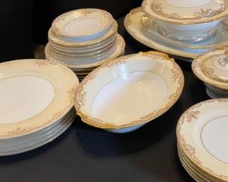 34pc Set Noritake Grafton		
