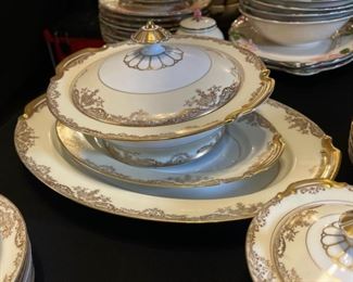 34pc Set Noritake Grafton		

