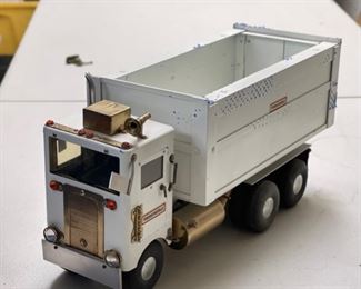 1970s Metal Copper & Brass Folk Art Mesa Metal Truck #7	8 x 6 x 17	HxWxD
