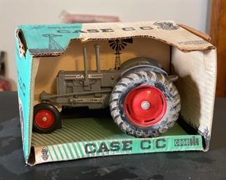 JLE Scale Models Case CC 1:16 Die Cast Model Limited Edition	Box: 6x10x7in	HxWxD
