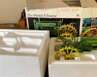 ERTL John Deere Model A Tractor 560 PRECISION SERIES 1:16 Die Cast Model	Box: 8x10x8in	HxWxD
