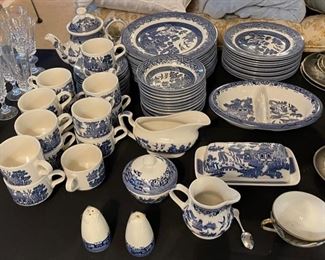 70+ pc Churchill England Blue Willow China Set		
