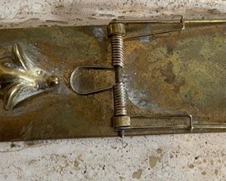 Vintage Brass Mouse Trap Paperweight Mousetrap	1x2.25x5.25in	HxWxD
