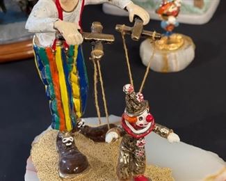 Vintage Signed RON LEE Clown WALKING A PUPPET 1984	6x4.5x8.25 inches	HxWxD
