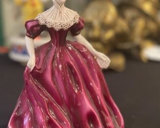 Vintage Florence Ceramics Pasadena  8.25" Figurine	8.25 inches tall	
