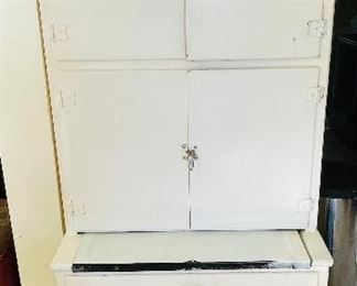 22___$150
Vintage retro cream cabinet
• 72 high 29 wide 19 deep