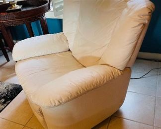 32___$95
Leather white swivel armchair
• 37high 38wide 40deep