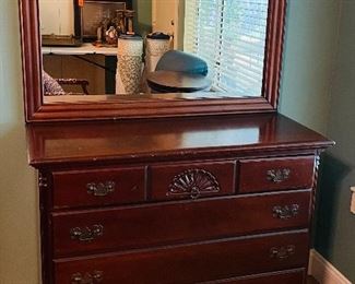 67___$200
Hungerford Memphis Mahogany chest drawer & mirror
• 35high 45wide 19deep mirror • 33 x45