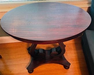69___$90
Empire style oval table
• 29high 35wide 20deep