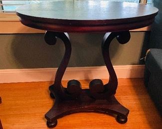 69___$90
Empire style oval table
• 29high 35wide 20deep