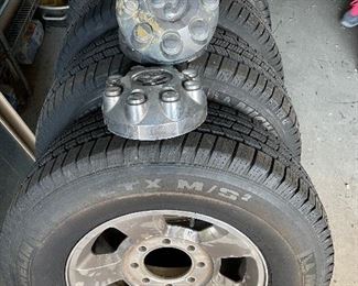 $150 Set of tires Michelin 4 3/4 x 6 1/2, 265-70R17