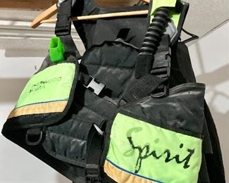 2 Buoyancy Compensators