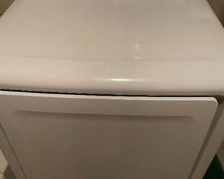 Samsung Electric Dryer in good working condition. $225. You can call 417-655-2676 to purchase over the phone. Pick up for this item will be on Fri 12/10 between 1030am-230pm or Saturday 12/11 between 4:30pm-6pm.