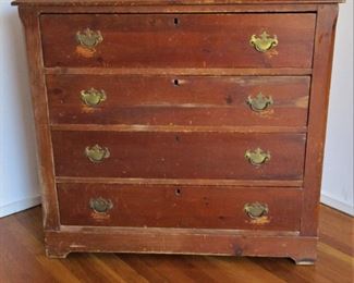 Early Mahogany 4 drawer dresser - Solid but needs a good polishing!