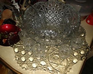 Giant punch bowl set , Wow lets display this on our table durning the Holidays with your favorite