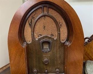 Antique Art Deco Philco Cathedral Style Tube Radio