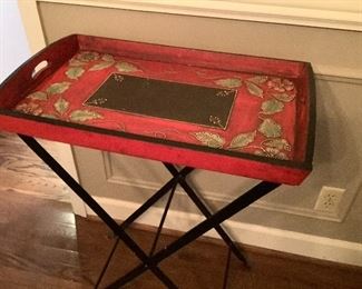 BEAUTIFUL PAINTED AND DESIGNED IRON BASED TRAY TABLE. THE COLORS ARE UNBELIEVABLE