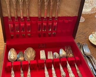 Lunt Sterling Silver Eloquence Flatware Silverware Set in a Box