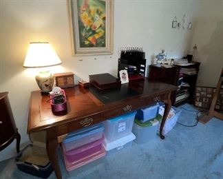 Vintage National Mount Airy Queen Anne Desk