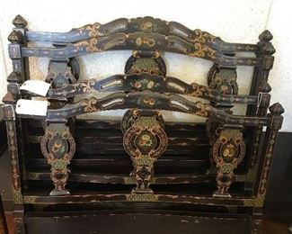 EXQUISITE HAND PAINTED FRENCH ART DECO PAIR OF SINGLE BEDS