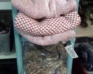 Scarfs/Blankets