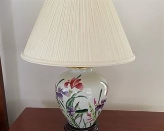 CERAMIC LAMP 21T (W.SHADE) 8d                                               
                                                                                            CONDITION: Lamp has been very well cared for and is in good condition.  No stains, pulls or fading.  Please refer to photos for a more detailed look at condition.  We make every attempt to list and photograph any defects or signs of wear that are significant to this sale. 
LOCAL PICK UP ALEXANDRIA, VA.  BUYER IS RESPONSIBLE FOR ANY NECESSARY DISASSEMBLY AND ALL COSTS ASSOCIATED WITH SHIPPING OR PICK UP.