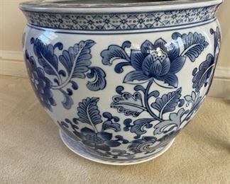 CHINESE POT 14W X 12H  