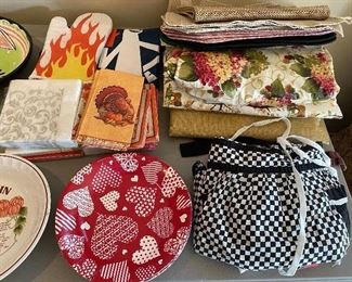 Table linens/kitchen accessories.