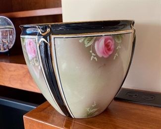 Flower pot/planter by Gibson & Sons (Burslem, England).