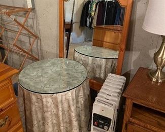 Mirror that goes with Lexington dresser/bureau (see previous photo).