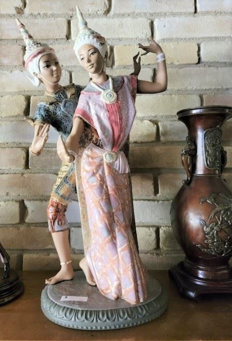 LLadro Thai Dancers