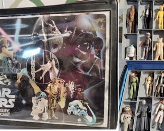 Star Wars carry case with action figures