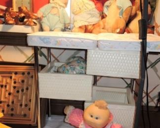 Cabbage patch dolls, 70s Badger Wicker Baby Changing Table 