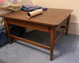 Midcentury Table | Midcentury Furniture