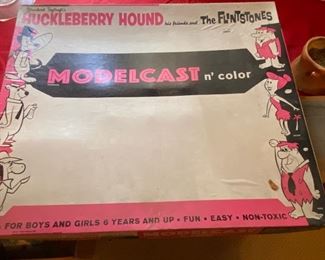 Huckleberry Hound and the Flintstones Model Cast n' Color in Box