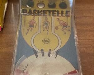 Vintage Small Basketelle Pinball