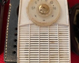 Vintage RCA Victor Transistor Radio