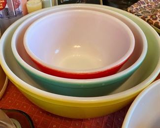 Pyrex Stacking Bowls